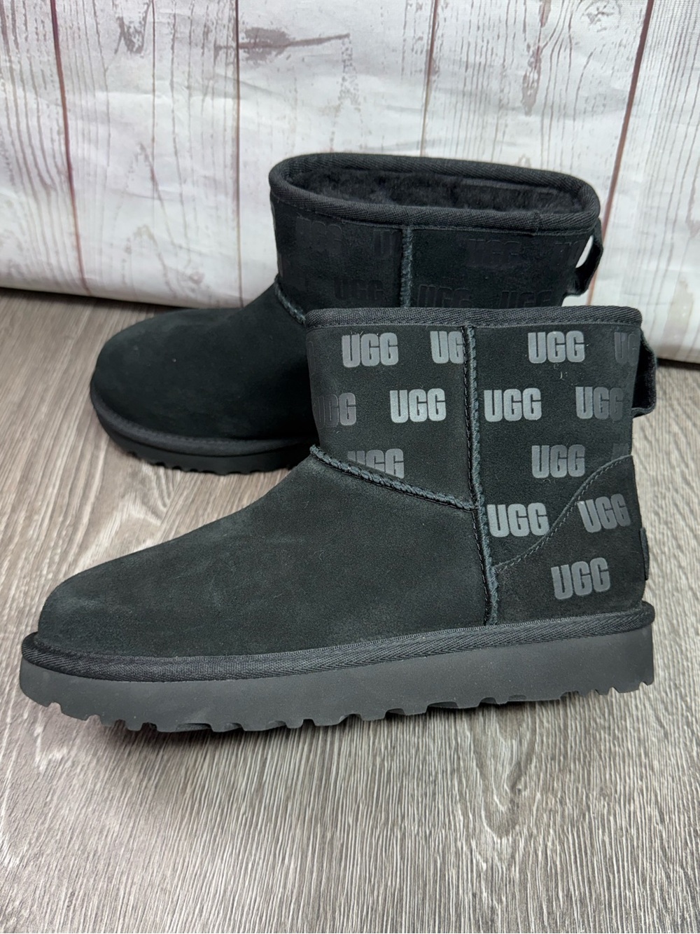 UGG classic mini ugg logo Boot